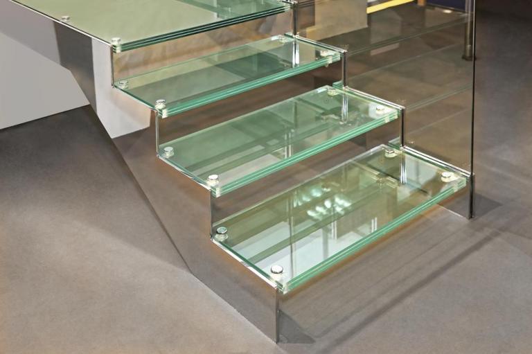 Garde-corps en verre, sécurité et design pour vos espaces